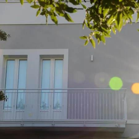 Feriehus Dimora Lilla *